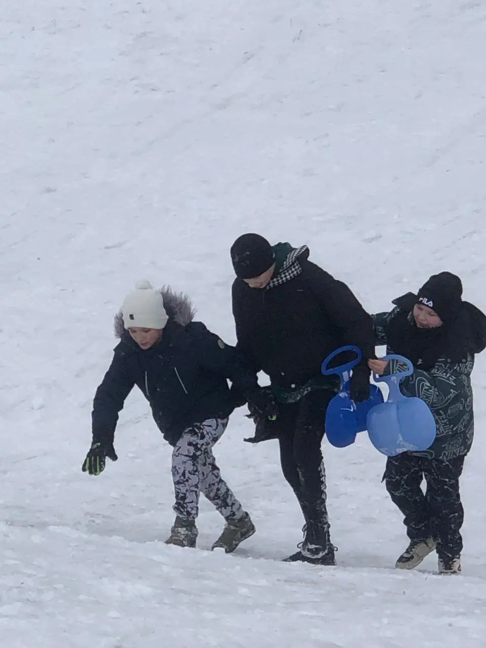 катание с горки. Фото 6