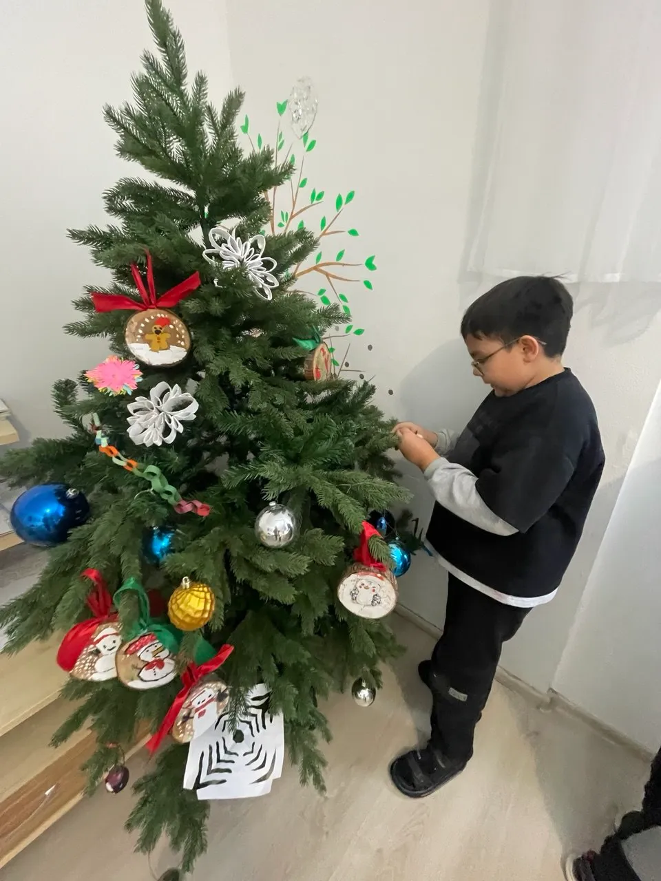 Школьная ёлка 25. Фото 4